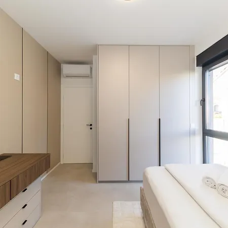 The Blue Horizon By Belmont Realty Apartamento